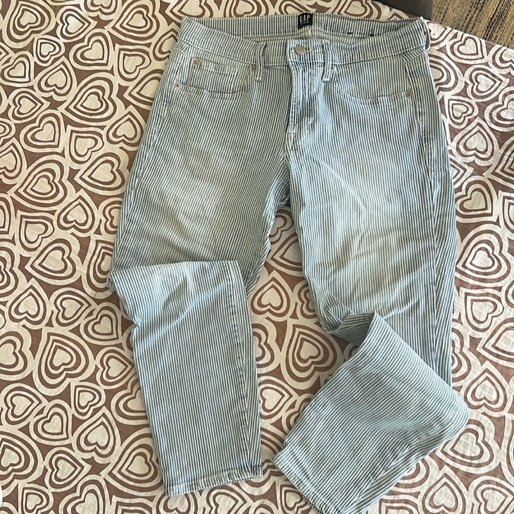Gap blue + white stripes ankle jeans in 28 petite